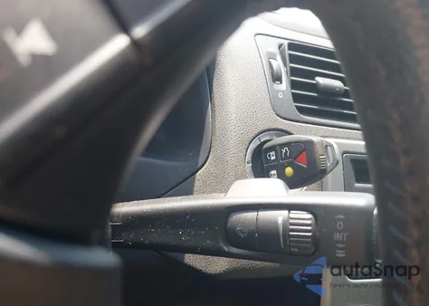 2006 Volvo S40 2.4I из США, поврежденный, VIN YV1MS382062161006